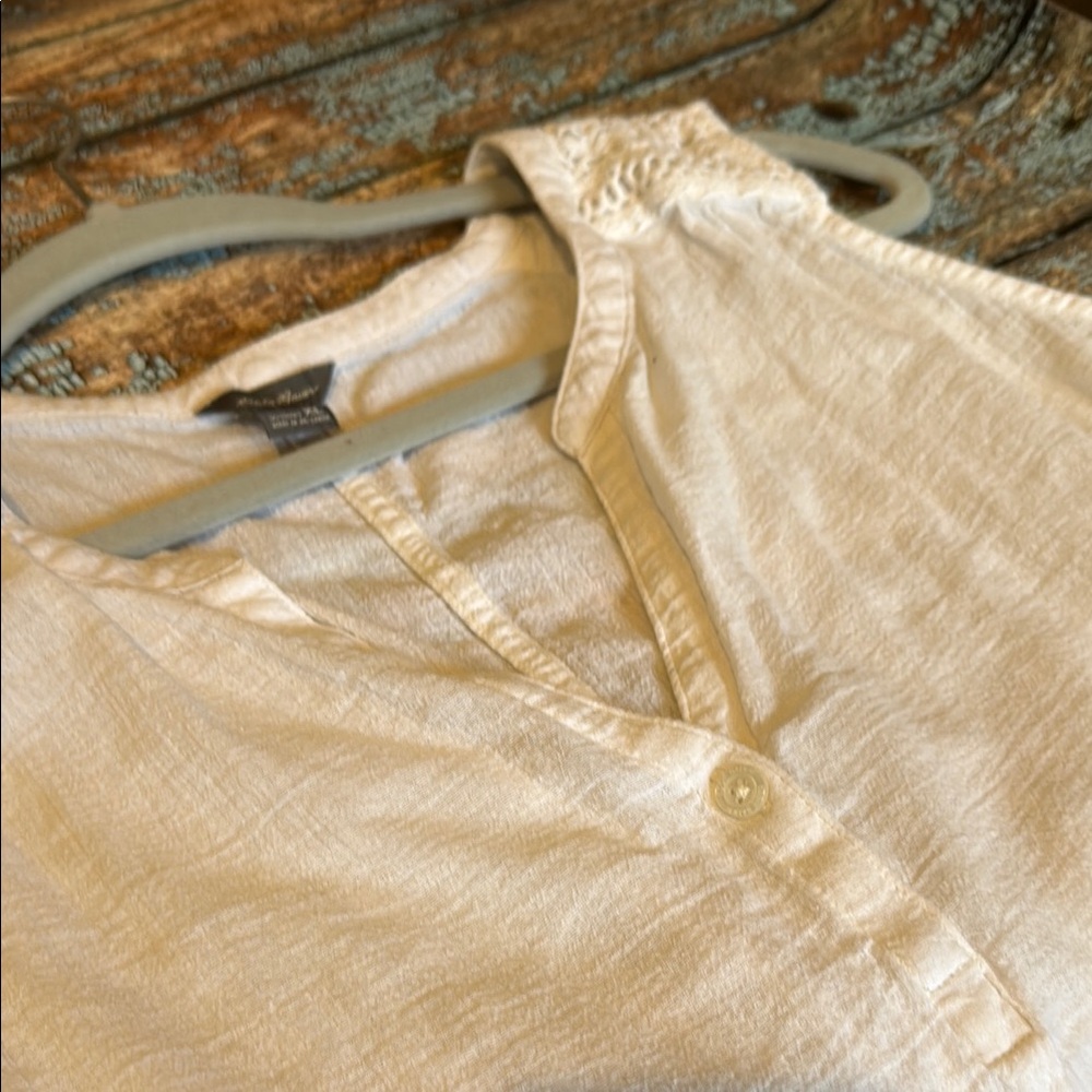 Eddie Bauer White Sleeveless Smocked Blouse - Picture 4 of 5